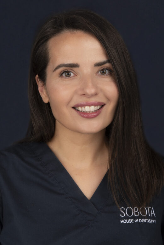 <small>Lekarz stomatolog </small>Monika Lądowska